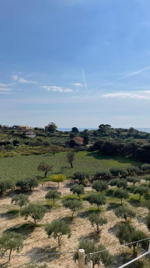 ריאלמונטה Casa Vacanza Contrada Canalotto 65 מראה חיצוני תמונה